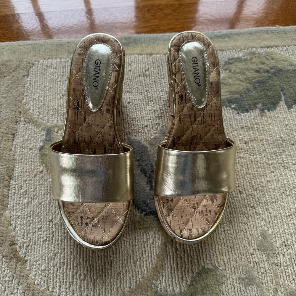 Gitano Women's Gold Slide Sandals Quilted Size 7